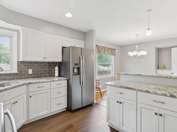 7005 Cedar Lake Rd, Saint Louis Park, MN 55426