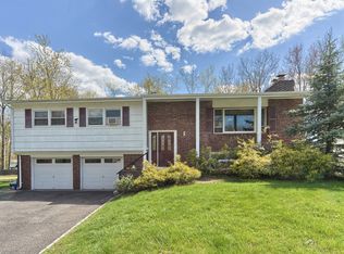 168 River Bend Rd, Berkeley Heights, NJ 07922