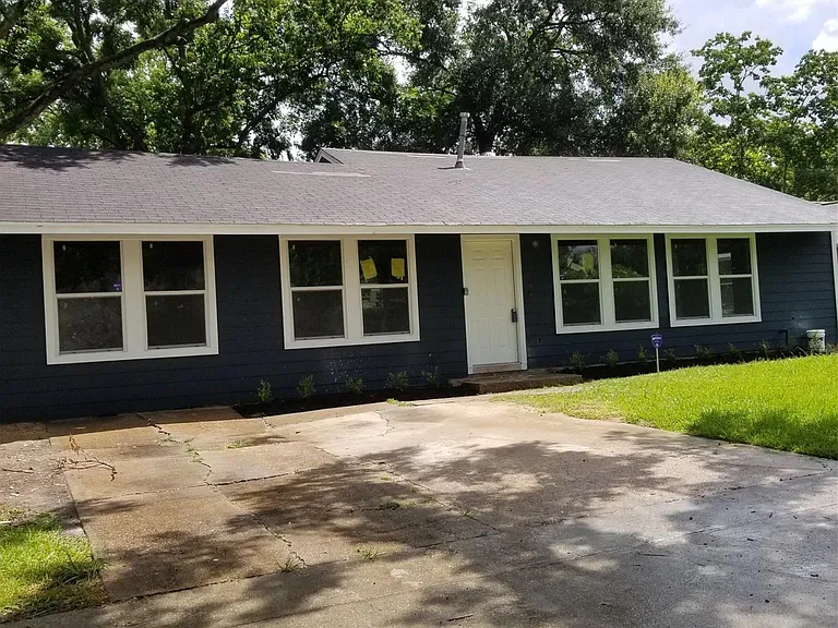 5831 Southford St — Photo 11