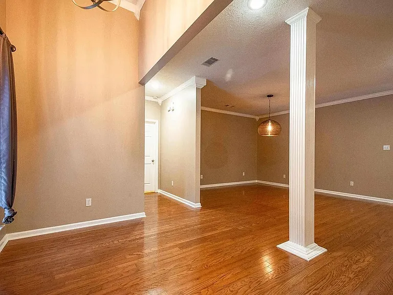 20 Bouresse Dr — Photo 3