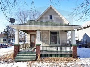904 10th St, Marion, IA 52302