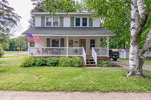 1869 Chestnut St Photo 1