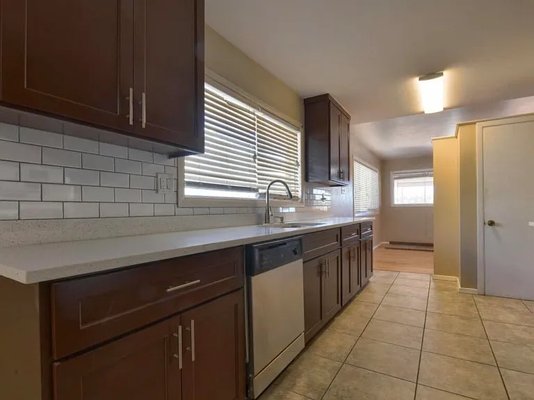 4700 Louisiana St — Photo 18