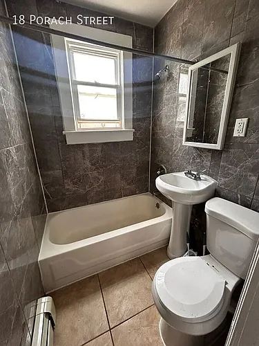 18 Porach St Photo 1