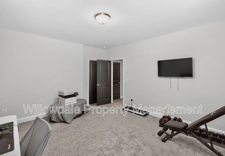 111 N Parkside Dr — Photo 42