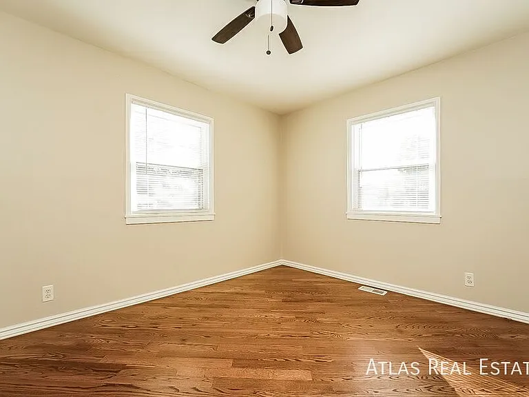 8900 Poze Blvd — Photo 11