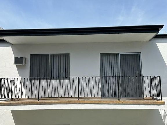 3rd image of 18634 Clark St APT 209