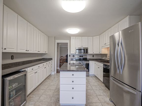 5th image of 8690 Jaffa Court West Dr
