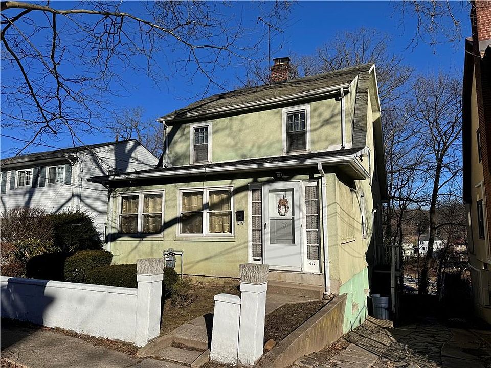 1st image of 417 Warwick Avenue