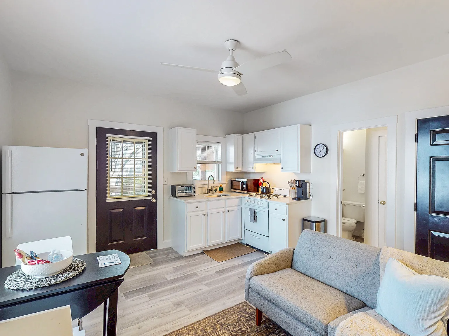 1 bed, 500 sqft, $4,620 — Photo 3