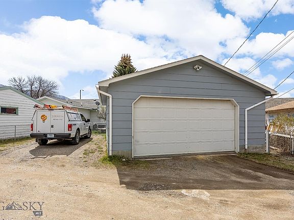 3rd image of 2825 Saint Ann St