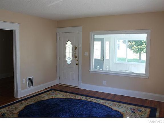 5th image of 158 Saint Marys St