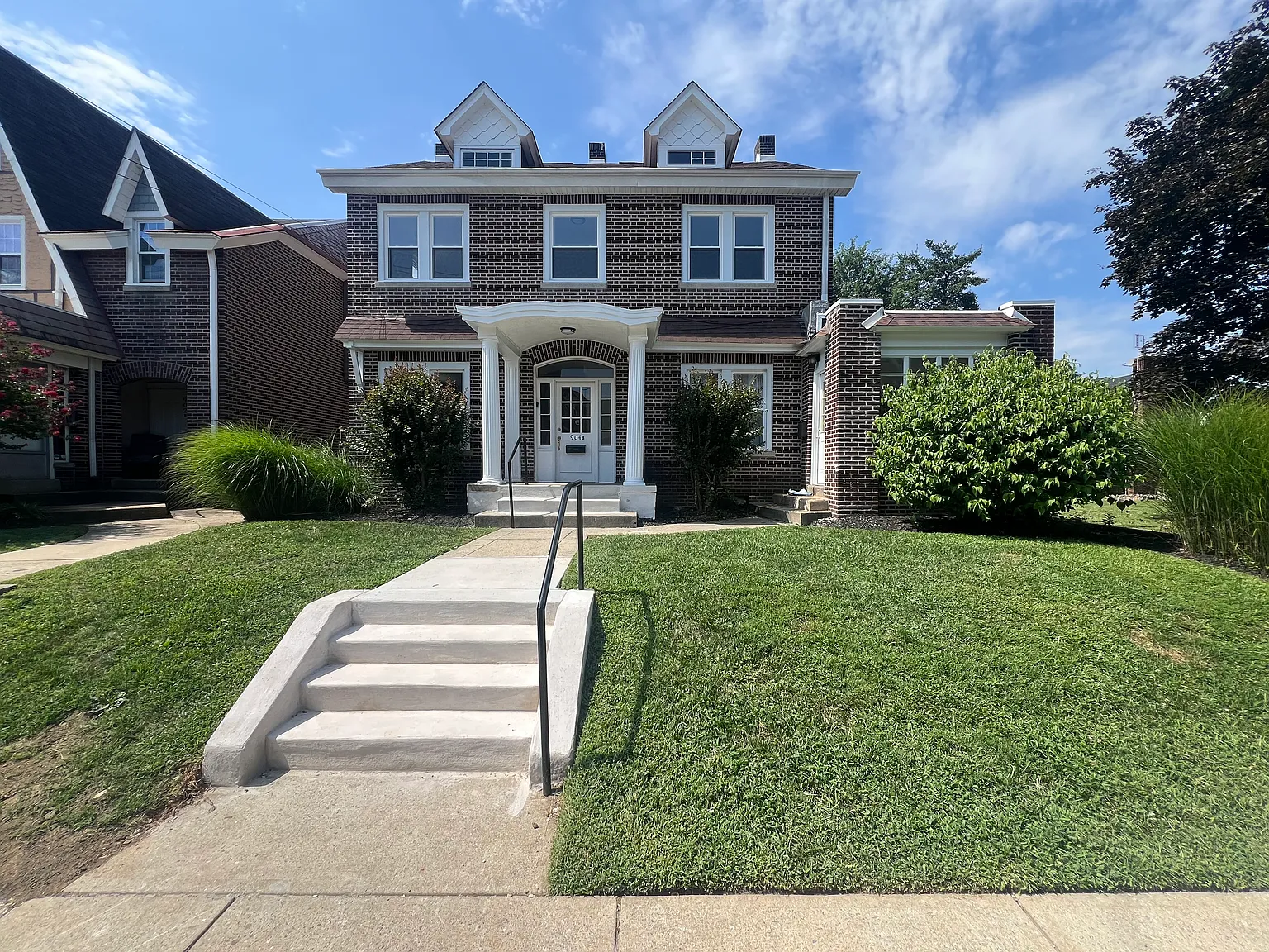 2 bed, 1200 sqft, $1,875 — Photo 1