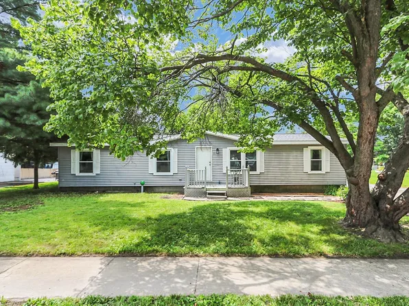 505 Stout St, Saint Joseph, IL 61873