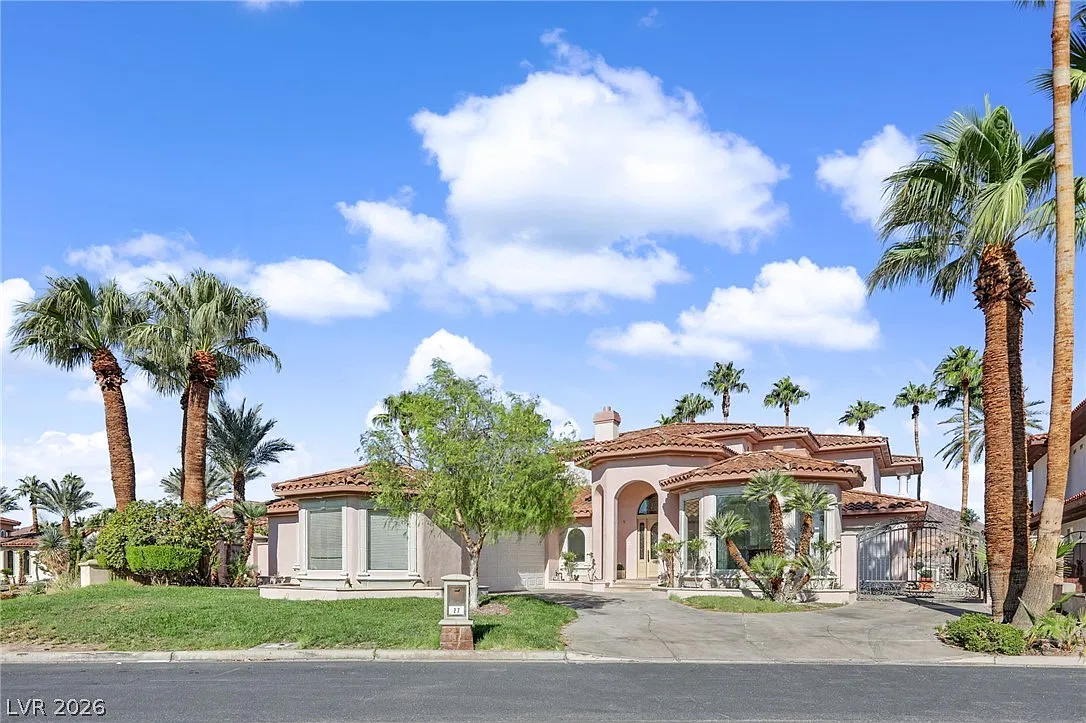 4 bed, 5.0 bath, 5743 sqft, $8,250 — Photo 1