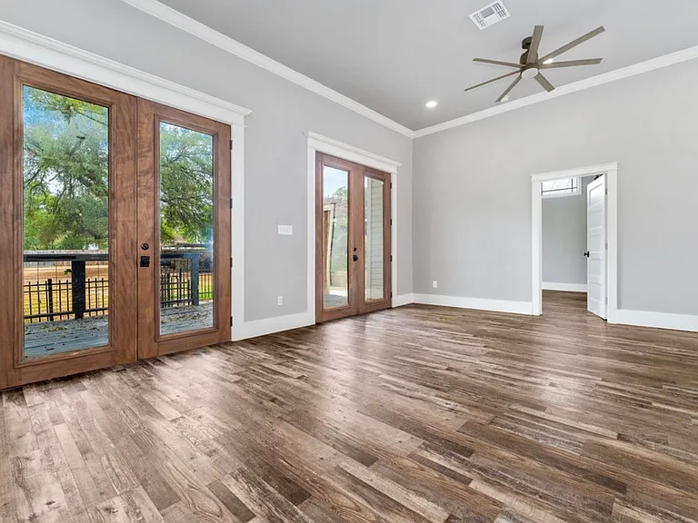 1018 Burnet St — Photo 10