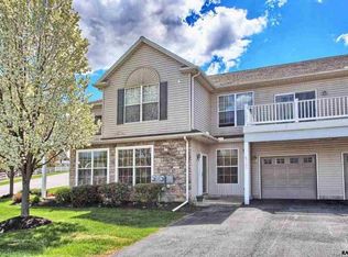 102 N Marshview Rd, Stewartstown, PA 17363