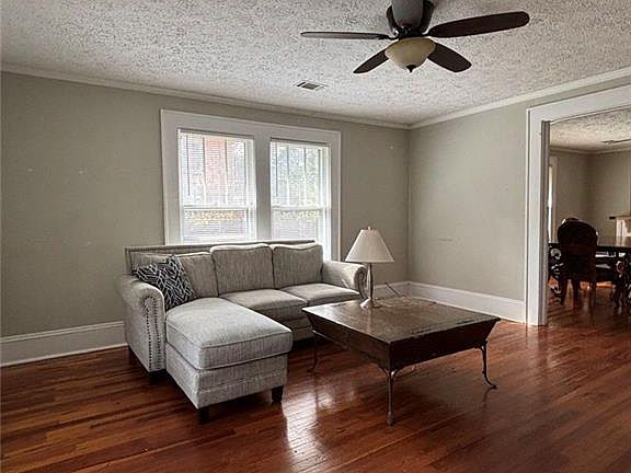 2nd image of 332 Carr St