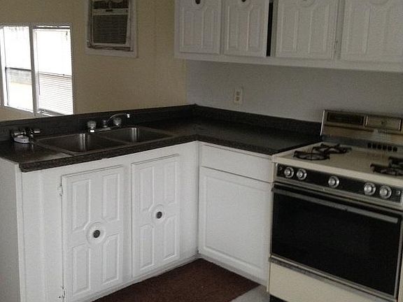 4th image of 2348 Fox Hollow Ln
