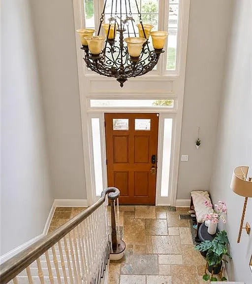 340 Nell Ct — Photo 9