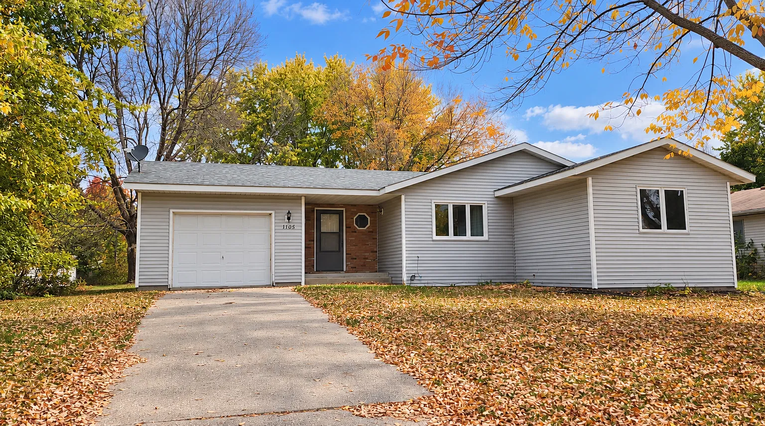 4 bed, 2.0 bath, 1924 sqft, $1,700 — Photo 1