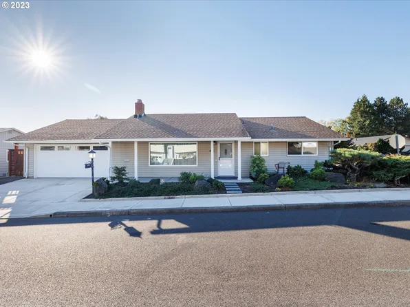 12660 SW Prince Albert St, King City, OR 97224