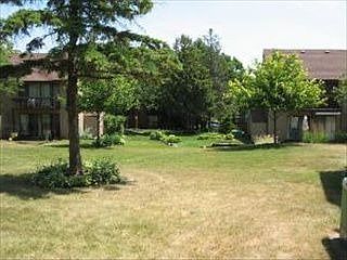 3rd image of 22 Jamaica Colony APT 6