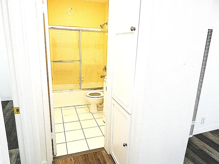 669 N Grand Ave #4 — Photo 12