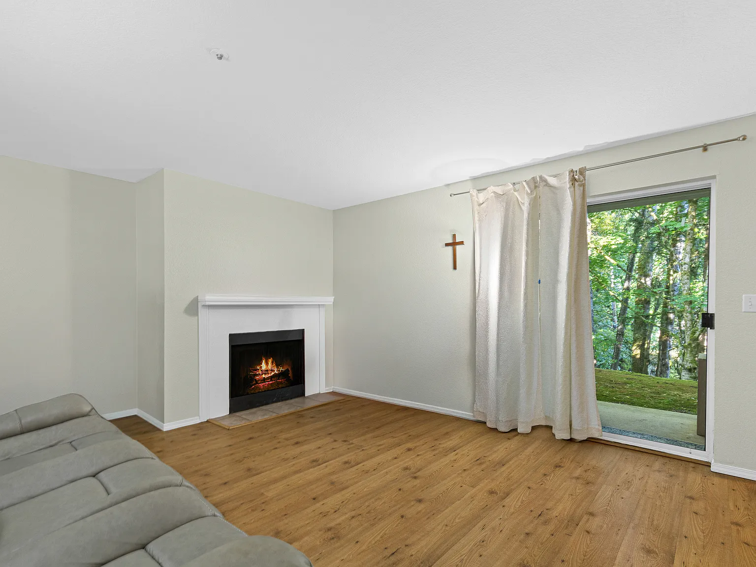 2 bed, 910 sqft, $2,100 — Photo 4