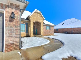 11 Southpointe Ave, Tuttle, OK 73089