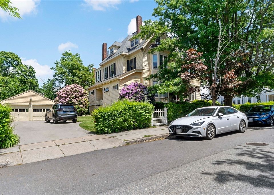 1st image of 216 Prospect St