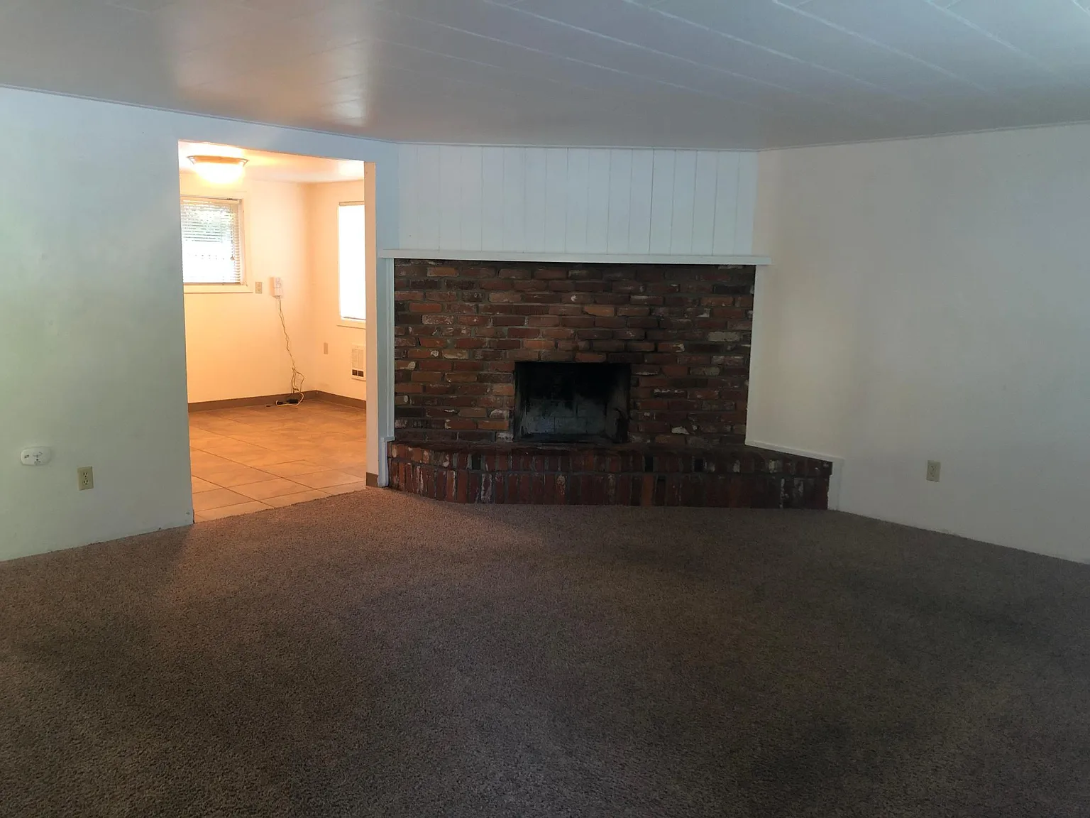 3 bed, 1.5 bath, 1344 sqft, $1,500 — Photo 2