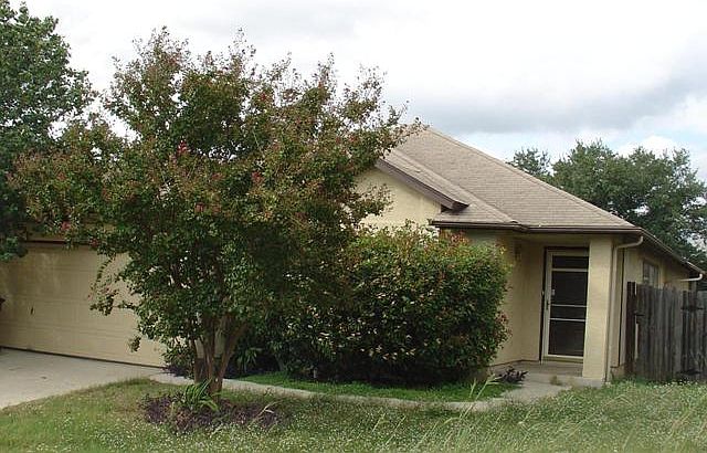 1st image of 7915 Chestnut Barr Dr