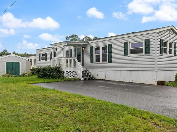 7 R Arrow Drive, Salem, NH 03079