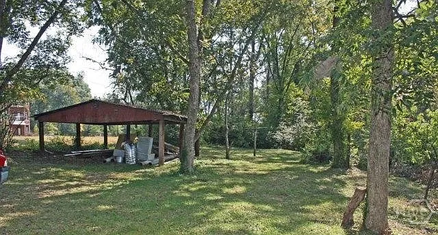 2 bed, 1.0 bath, 800 sqft, $1,495 — Photo 2