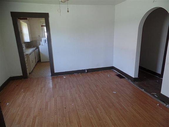 3rd image of 303 S Armstrong St