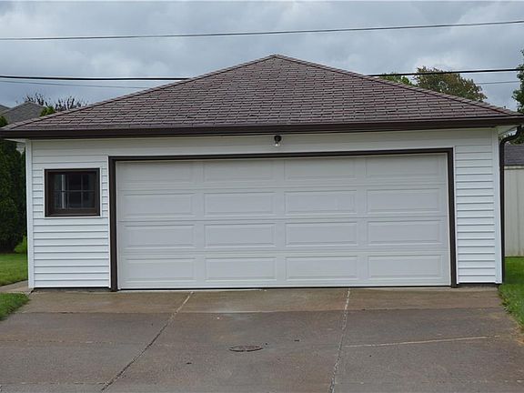 2nd image of 10425 Boundary Ln