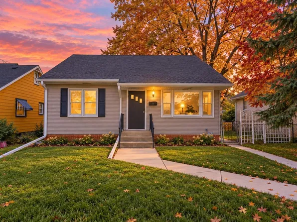 1446 Dale St N, Saint Paul, MN 55117