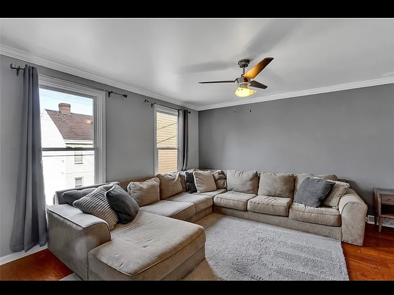 60 Gregory St S — Photo 7