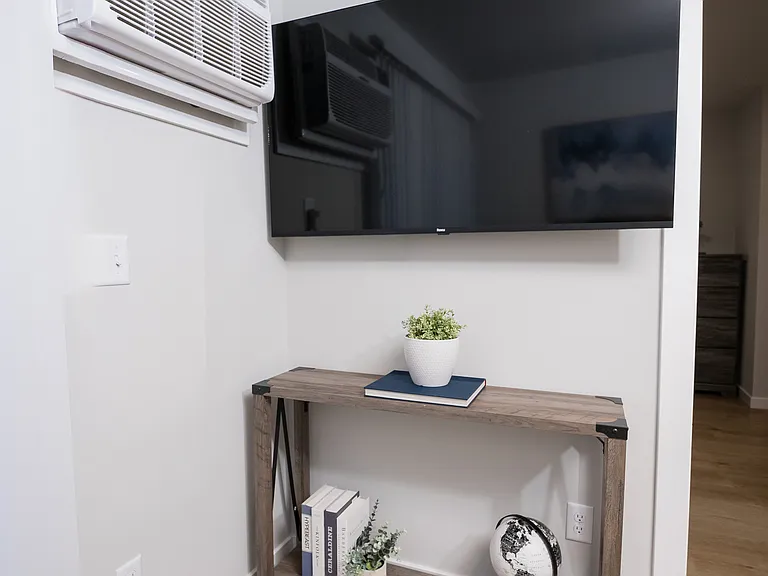 509 E White St #16 — Photo 6