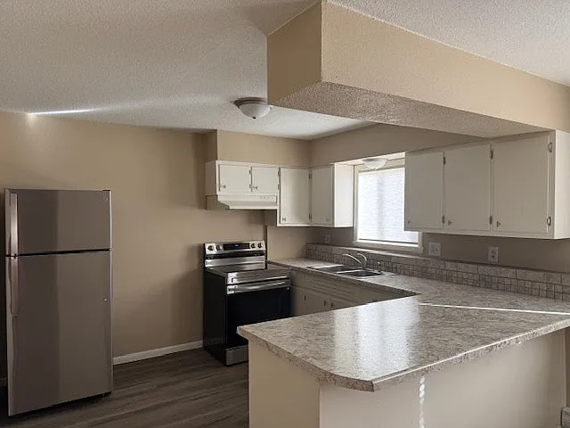 1114 University Dr N #3 — Photo 3