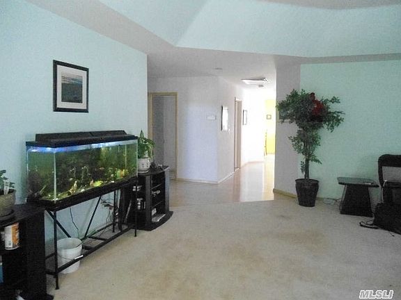 5th image of 190 Lakebridge Dr N