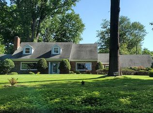 283 Parkside Rd, Harrington Park, NJ 07640