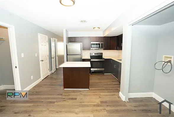 439 Freeman St — Photo 8