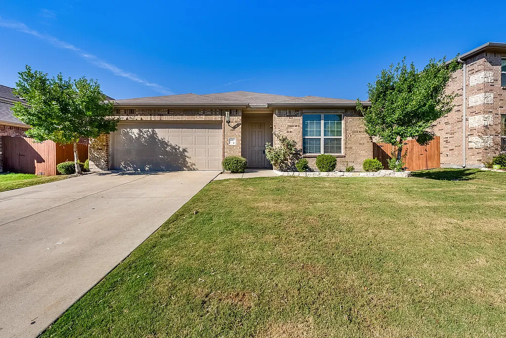 4 bed, 1798 sqft, $2,450 — Photo 1