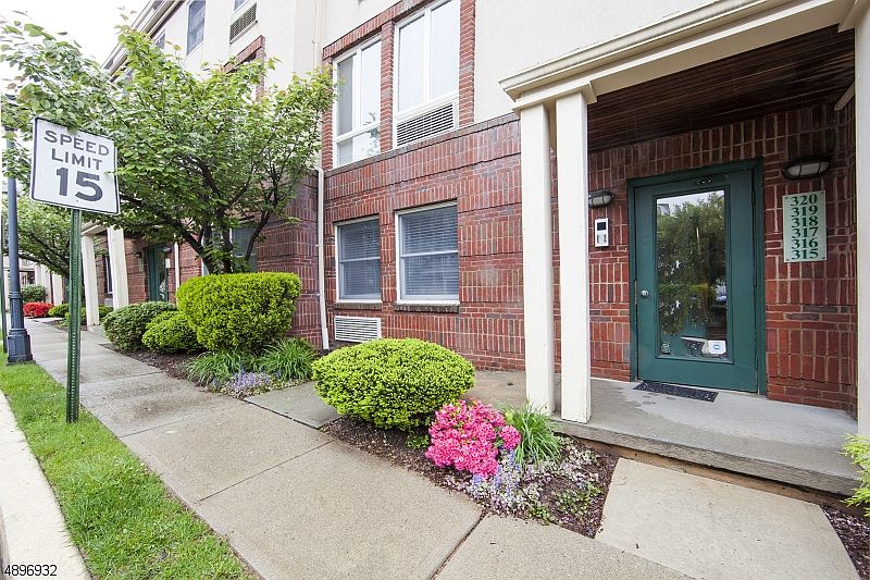 1st image of 50 Pine St #C3015-315