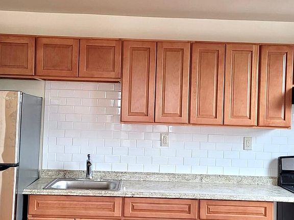 2nd image of 36 Oakwood Ave APT 3B