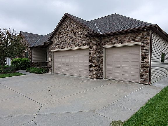 2nd image of 390 E Sloup Dr