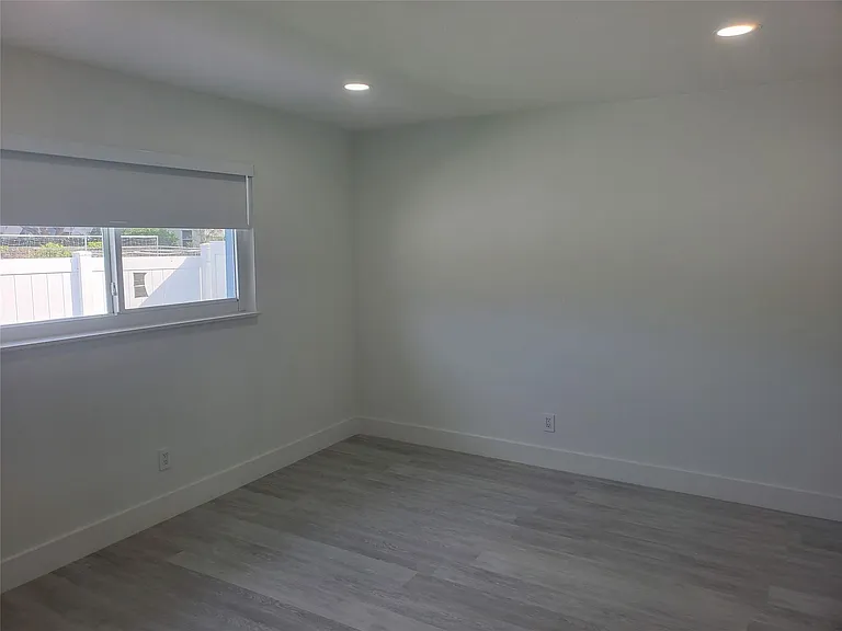 70 NW 13th Ave #2 — Photo 17