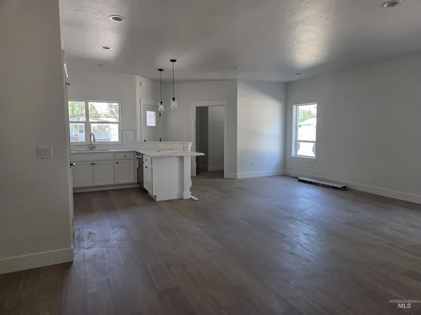 507 W California Ave, Homedale, ID 83628